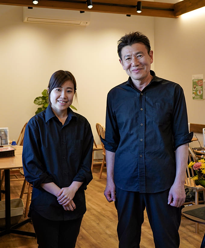 金属の粉を練るのも、小麦粉を練るのも同じ。「モノづくり」の情熱を石窯に込めて。 thumbnail
